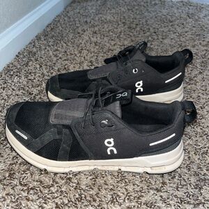 5Y or women’s 7 on clouds